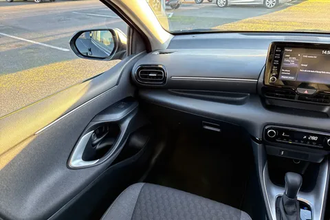 20 of 64 for Toyota Yaris 1.5 VVT-h Design E-CVT Euro 6 (s/s) 5dr