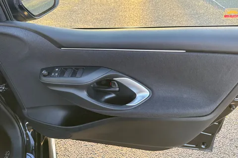 21 of 64 for Toyota Yaris 1.5 VVT-h Design E-CVT Euro 6 (s/s) 5dr