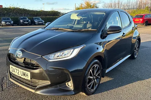 27 of 64 for Toyota Yaris 1.5 VVT-h Design E-CVT Euro 6 (s/s) 5dr