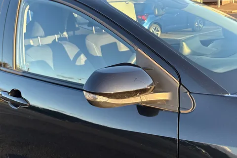 28 of 64 for Toyota Yaris 1.5 VVT-h Design E-CVT Euro 6 (s/s) 5dr