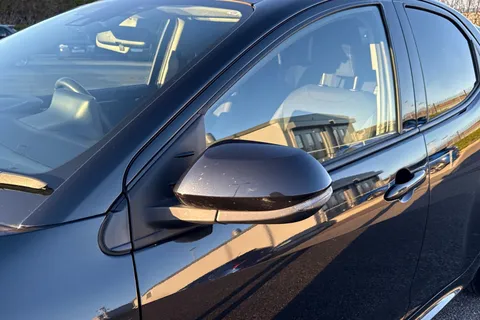 29 of 64 for Toyota Yaris 1.5 VVT-h Design E-CVT Euro 6 (s/s) 5dr