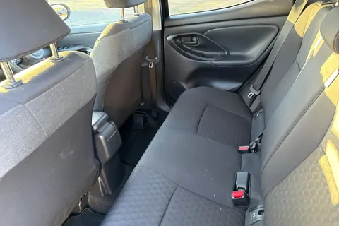 30 of 64 for Toyota Yaris 1.5 VVT-h Design E-CVT Euro 6 (s/s) 5dr