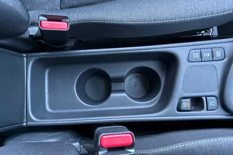 52 of 64 for Toyota Yaris 1.5 VVT-h Design E-CVT Euro 6 (s/s) 5dr