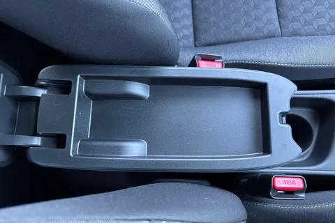 54 of 64 for Toyota Yaris 1.5 VVT-h Design E-CVT Euro 6 (s/s) 5dr