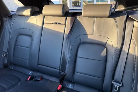 14 of 61 for Jaguar F-Pace 2.0 D200 MHEV R-Dynamic HSE Black Auto AWD Euro 6 (s/s) 5dr