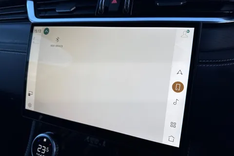 52 of 61 for Jaguar F-Pace 2.0 D200 MHEV R-Dynamic HSE Black Auto AWD Euro 6 (s/s) 5dr