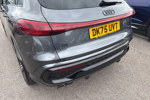 DK75UVT Audi Q5 SUV Edition 1 TDI quattro 204 PS S tronic Thumbnail #8