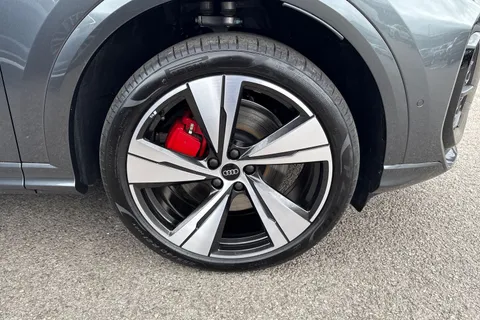 DK75UVT Audi Q5 SUV Edition 1 TDI quattro 204 PS S tronic Thumbnail #12