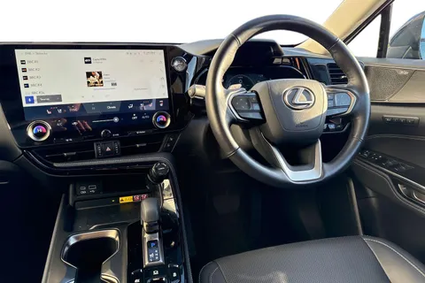 YB74HYP Lexus Nx 2.5 350h Takumi E-CVT FWD Euro 6 (s/s) 5dr Thumbnail #19