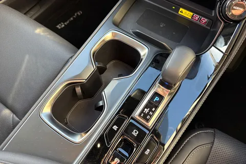 YB74HYP Lexus Nx 2.5 350h Takumi E-CVT FWD Euro 6 (s/s) 5dr Thumbnail #24