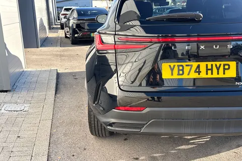 YB74HYP Lexus Nx 2.5 350h Takumi E-CVT FWD Euro 6 (s/s) 5dr Thumbnail #30