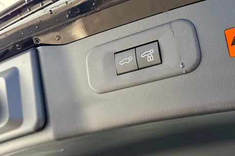 YB74HYP Lexus Nx 2.5 350h Takumi E-CVT FWD Euro 6 (s/s) 5dr Thumbnail #34