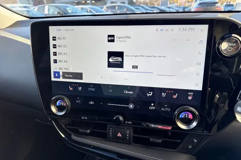 YB74HYP Lexus Nx 2.5 350h Takumi E-CVT FWD Euro 6 (s/s) 5dr Thumbnail #47