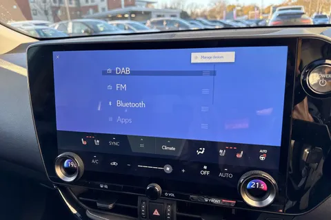 YB74HYP Lexus Nx 2.5 350h Takumi E-CVT FWD Euro 6 (s/s) 5dr Thumbnail #49