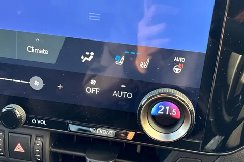 YB74HYP Lexus Nx 2.5 350h Takumi E-CVT FWD Euro 6 (s/s) 5dr Thumbnail #51