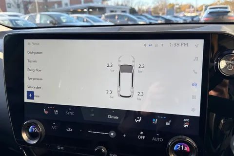 YB74HYP Lexus Nx 2.5 350h Takumi E-CVT FWD Euro 6 (s/s) 5dr Thumbnail #54