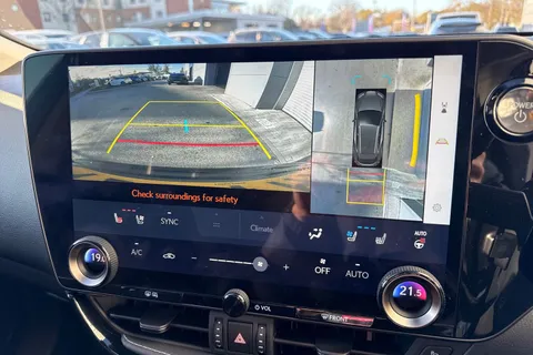 YB74HYP Lexus Nx 2.5 350h Takumi E-CVT FWD Euro 6 (s/s) 5dr Thumbnail #56