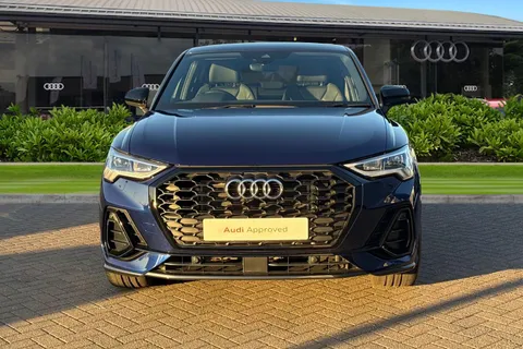 EG23ZXE Audi Q3 Black Edition 35 TFSI  150 PS S tronic Thumbnail #7
