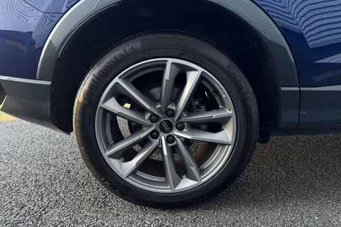 EG23ZXE Audi Q3 Black Edition 35 TFSI  150 PS S tronic Thumbnail #13