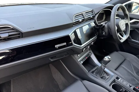 DF25EXJ Audi Q3 Black Edition 35 TFSI  150 PS 6-speed Thumbnail #16