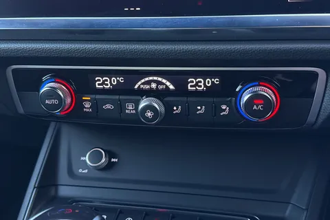 EG23ZXE Audi Q3 Black Edition 35 TFSI  150 PS S tronic Thumbnail #23