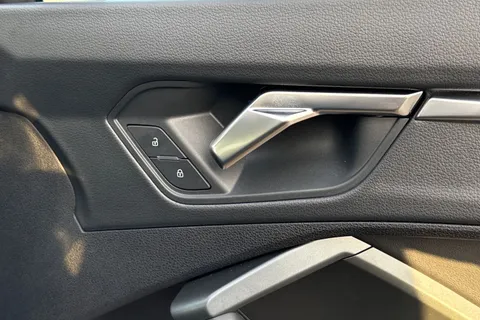 DF25EXJ Audi Q3 Black Edition 35 TFSI  150 PS 6-speed Thumbnail #22