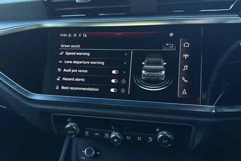 EG23ZXE Audi Q3 Black Edition 35 TFSI  150 PS S tronic Thumbnail #35