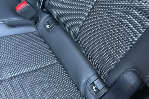 EG23ZXE Audi Q3 Black Edition 35 TFSI  150 PS S tronic Thumbnail #49