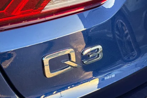 EG23ZXE Audi Q3 Black Edition 35 TFSI  150 PS S tronic Thumbnail #52