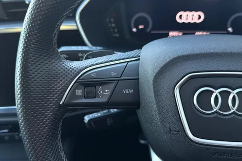 EG23ZXE Audi Q3 Black Edition 35 TFSI  150 PS S tronic Thumbnail #55