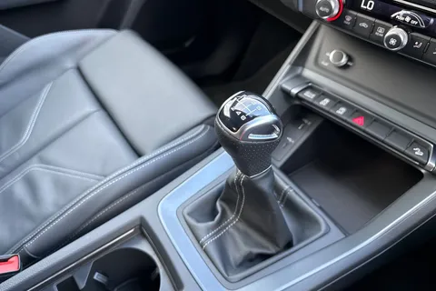 DF25EXJ Audi Q3 Black Edition 35 TFSI  150 PS 6-speed Thumbnail #54