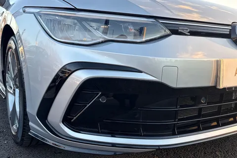 9 of 47 for VOLKSWAGEN GOLF 1.5 eTSI 150 R-Line 5dr DSG