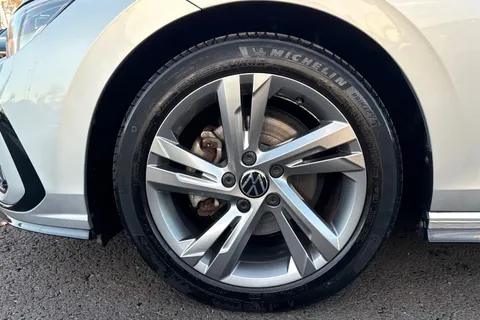 12 of 47 for VOLKSWAGEN GOLF 1.5 eTSI 150 R-Line 5dr DSG