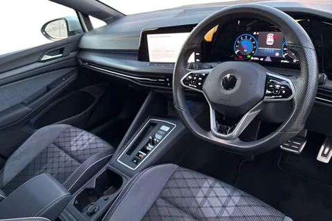 14 of 47 for VOLKSWAGEN GOLF 1.5 eTSI 150 R-Line 5dr DSG