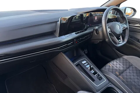 15 of 47 for VOLKSWAGEN GOLF 1.5 eTSI 150 R-Line 5dr DSG