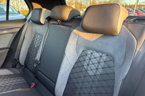 19 of 47 for VOLKSWAGEN GOLF 1.5 eTSI 150 R-Line 5dr DSG