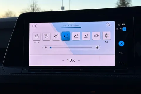 22 of 47 for VOLKSWAGEN GOLF 1.5 eTSI 150 R-Line 5dr DSG