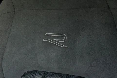 32 of 47 for VOLKSWAGEN GOLF 1.5 eTSI 150 R-Line 5dr DSG