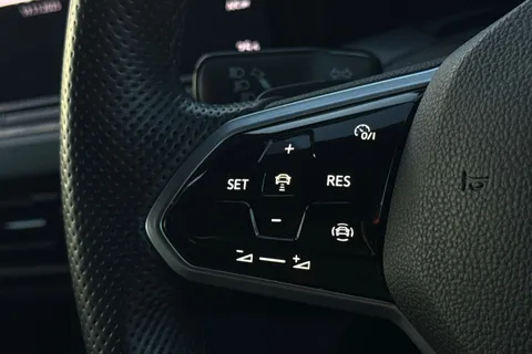 33 of 47 for VOLKSWAGEN GOLF 1.5 eTSI 150 R-Line 5dr DSG