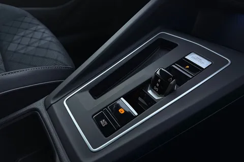 37 of 47 for VOLKSWAGEN GOLF 1.5 eTSI 150 R-Line 5dr DSG