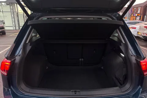 YA22HVK Volkswagen Tiguan 1.5 TSI Life Euro 6 (s/s) 5dr Thumbnail #11