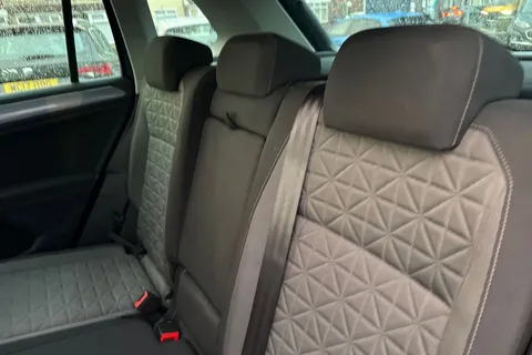 YA22HVK Volkswagen Tiguan 1.5 TSI Life Euro 6 (s/s) 5dr Thumbnail #15
