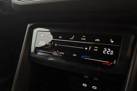 YA22HVK Volkswagen Tiguan 1.5 TSI Life Euro 6 (s/s) 5dr Thumbnail #20