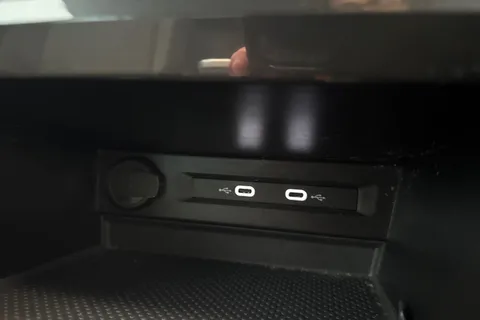 YA22HVK Volkswagen Tiguan 1.5 TSI Life Euro 6 (s/s) 5dr Thumbnail #32