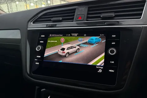 YA22HVK Volkswagen Tiguan 1.5 TSI Life Euro 6 (s/s) 5dr Thumbnail #47