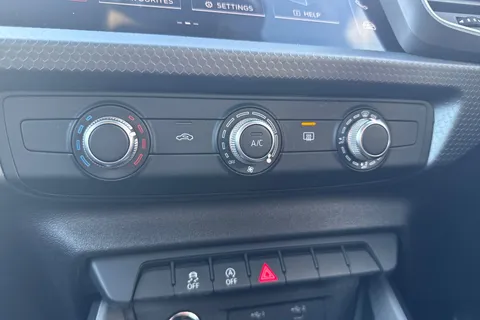 WJ24HXF Audi A1 1.0 TFSI 25 Sport Sportback Euro 6 (s/s) 5dr Thumbnail #20