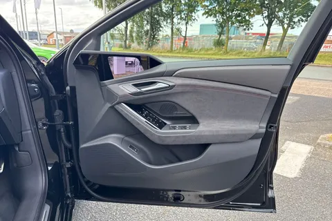 PY25KCF Audi A6 E-Tron Sportback Sportback Edition 1 e-tron performance  270,00 kW Thumbnail #46