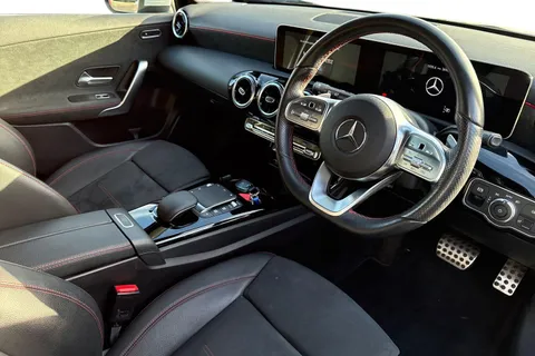 YP20VNA Mercedes-Benz A Class 1.3 A180 AMG Line (Executive) 7G-DCT Euro 6 (s/s) 5dr Thumbnail #9