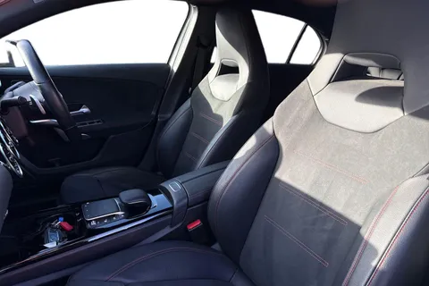 YP20VNA Mercedes-Benz A Class 1.3 A180 AMG Line (Executive) 7G-DCT Euro 6 (s/s) 5dr Thumbnail #12