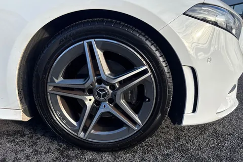 YP20VNA Mercedes-Benz A Class 1.3 A180 AMG Line (Executive) 7G-DCT Euro 6 (s/s) 5dr Thumbnail #23